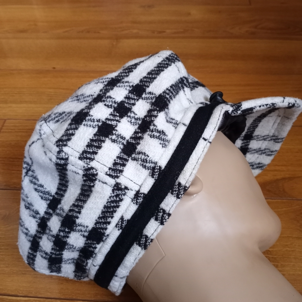 Women's Nine West Black and White Plaid Newsboy Cap